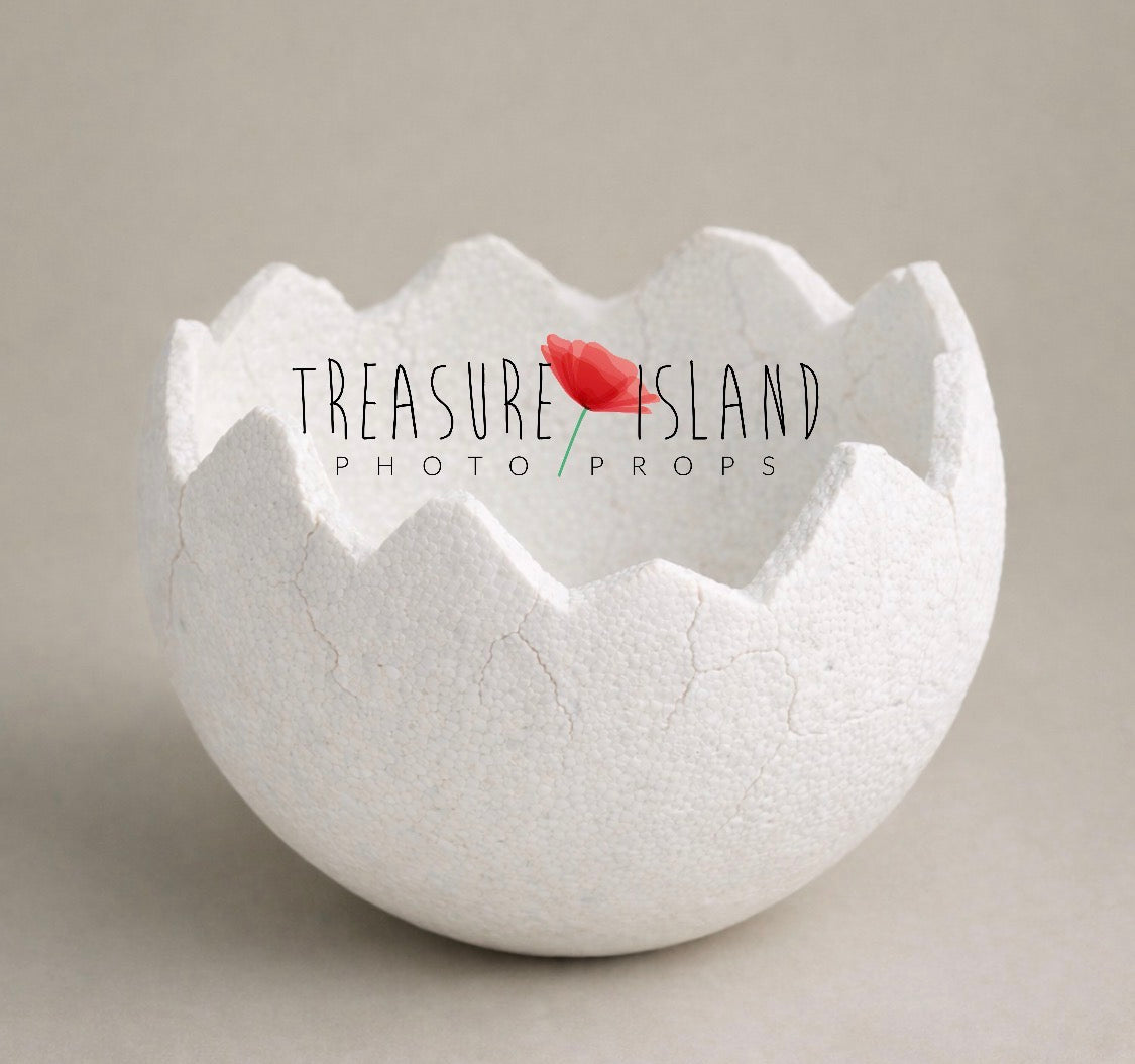 Newborn photo prop from DINO Collection – handmade styrofoam egg shell in natural colour