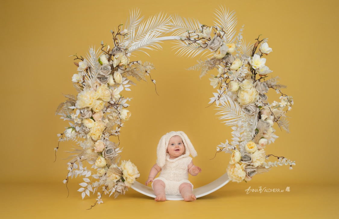 Vanilla Champagne Floral Installation – Luxury Cake Smash & Photography Prop