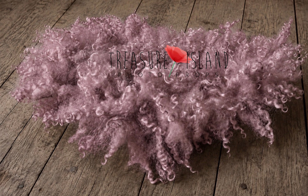 Couverture en laine bouclée MAUVE - Accessoire de photographie en boucles de mouton naturelles feutrées à la main