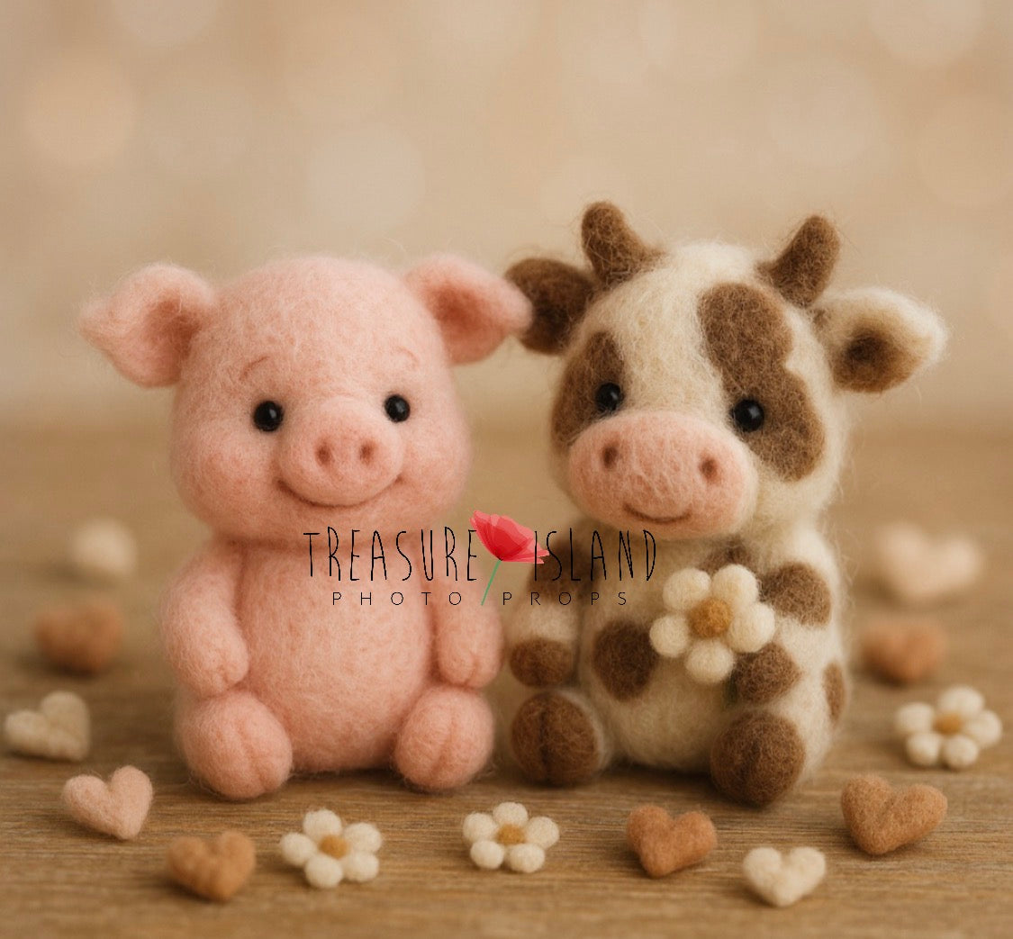 Hand-Felted Pig & Cow Set – Newborn & Sitter Photography Props
