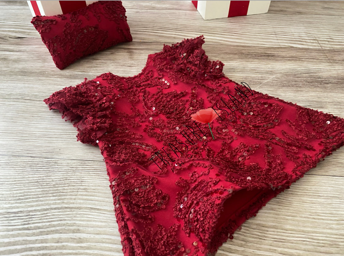 LUXURY RED DERESS  + pillow ❤️ CHRaiSTMAS or VALENTINE props