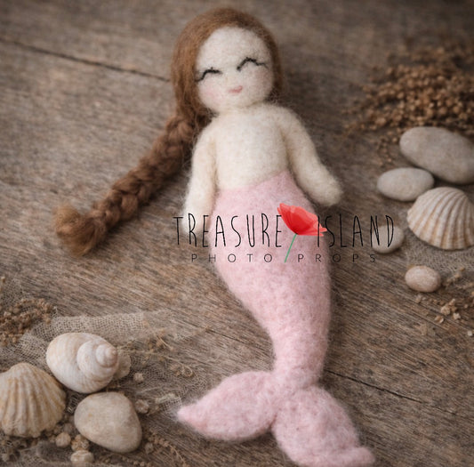 Mini Felted Mermaid Elowen – Powder Blush Pink | Handmade Newborn & Sitter Photography Prop