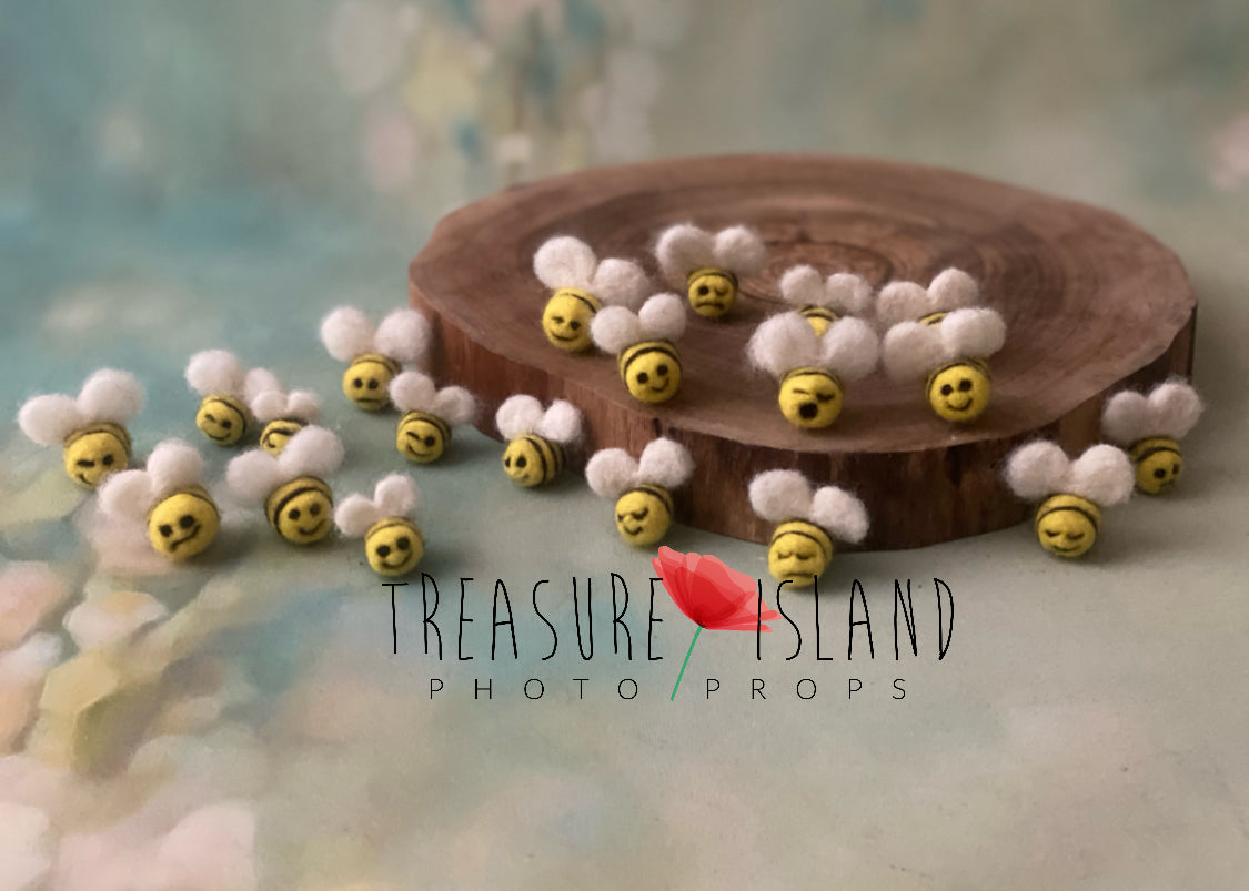 MINI Felted  BEES - SET - Photo Props