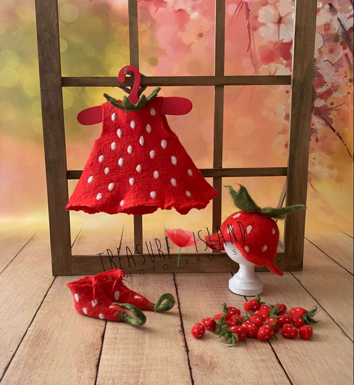 STRAWBERRY SET - dress, pants, shoes, hat  + 20 little strawberries