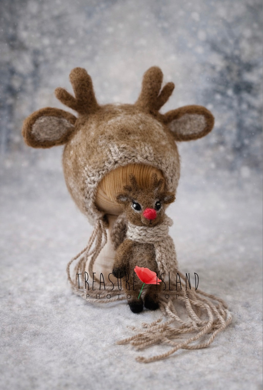 Handmade newborn reindeer set – knit bonnet with needle felted antlers and ears with matching felted reindeer prop, neutral beige brown tones, newborn photography prop
