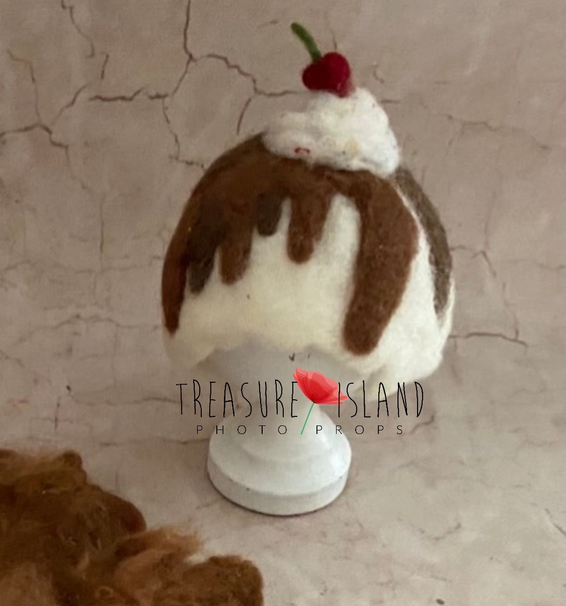 Cupcake bonnet  - Christmas collection