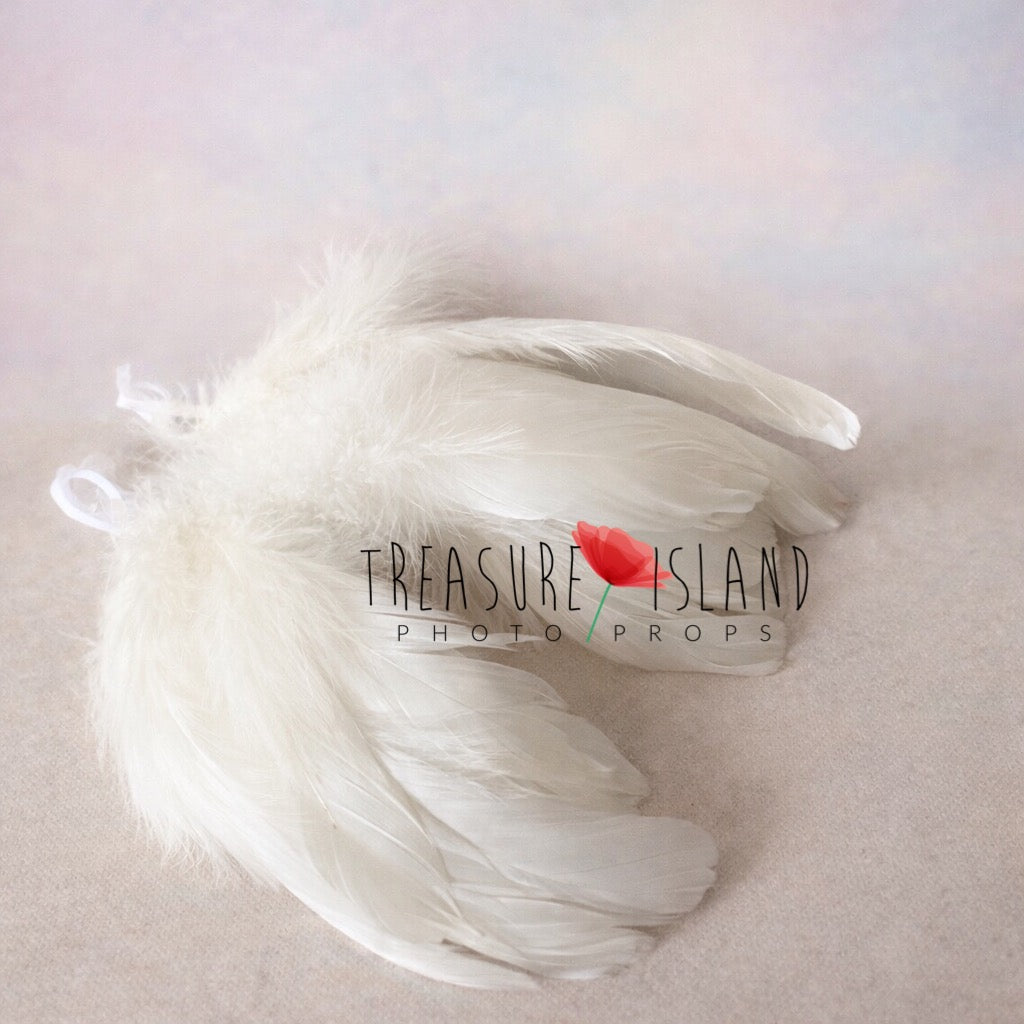 White Swan Heirloom – Feather Edition (Model I)
Hand-Felted Newborn Swan Bonnet & Wings Set
