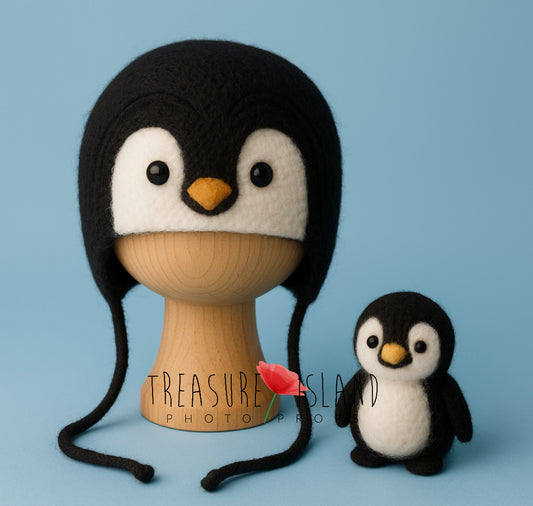 Bonnet et jouet pingouin en feutrine – Modèle 1 – Collection Ice Land