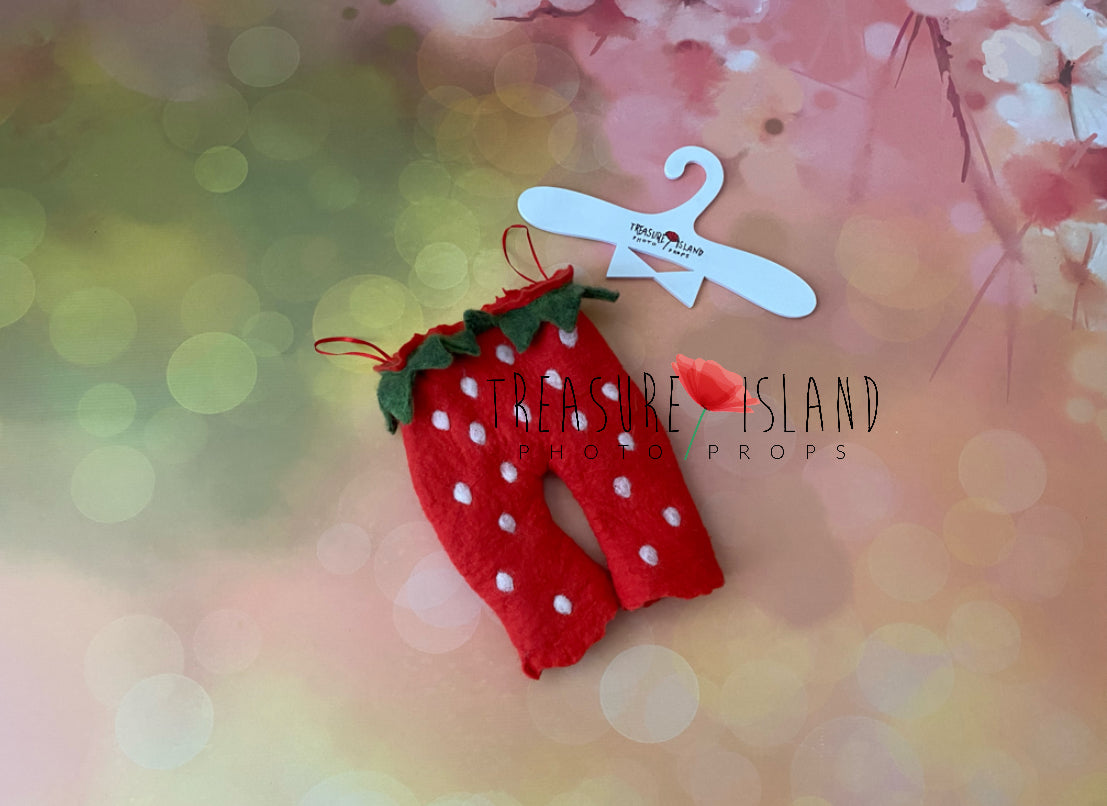 STRAWBERRY SET - dress, pants, shoes, hat  + 20 little strawberries