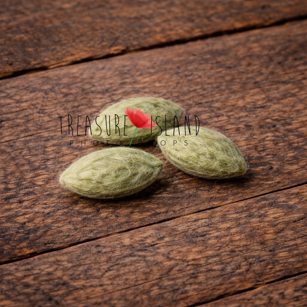 Meadow Harvest Miniatures – Hand-Felted Field Mouse Photography Set