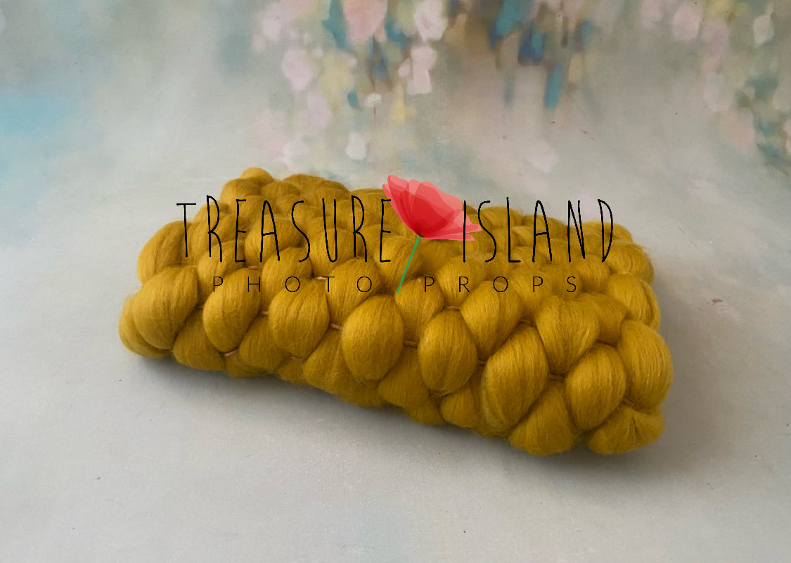 Fluffy Marshmallow Blanket – Woolen Weave Classic Woven Blanket