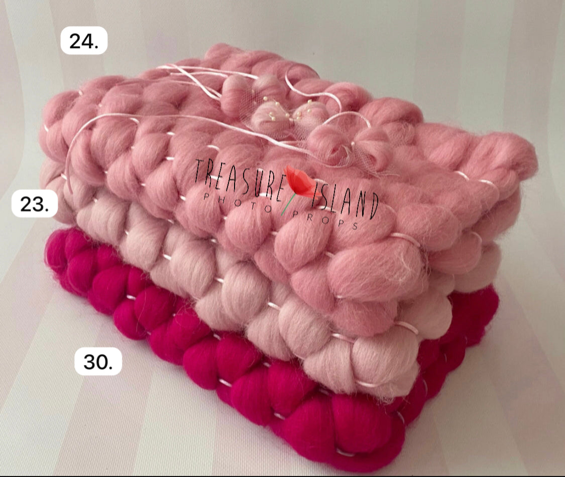 Fluffy Marshmallow Blanket – Woolen Weave Classic Woven Blanket