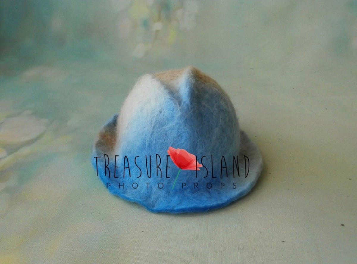 Sky blue and warm beige hand-felted wool hat for newborn and sitter photography