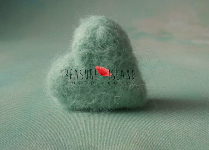 Felted Hearts – XS & S (39 Colors) – Handcrafted Wool for Newborn & Sitter Photography
