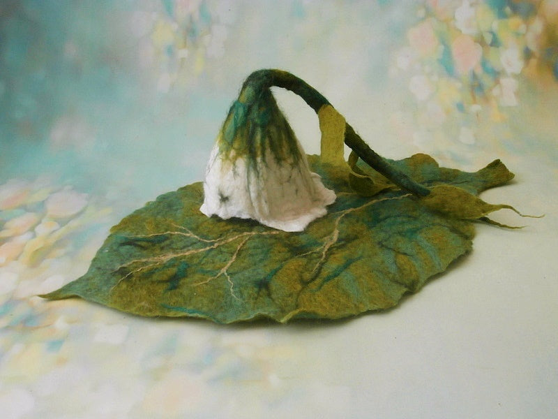 FELTED FLOWER HAT  long stalk with leaf