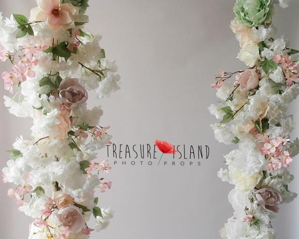 FLOWER GARLAND MODEL 5 - SEASONAL PROPS