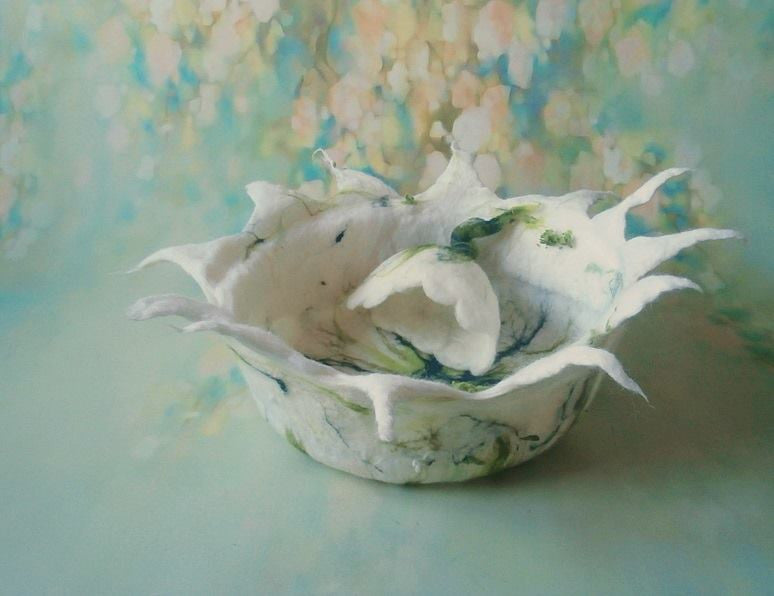 Althéa hand-felted floral bowl with matching botanical bonnet inside for newborn fairy photography styling