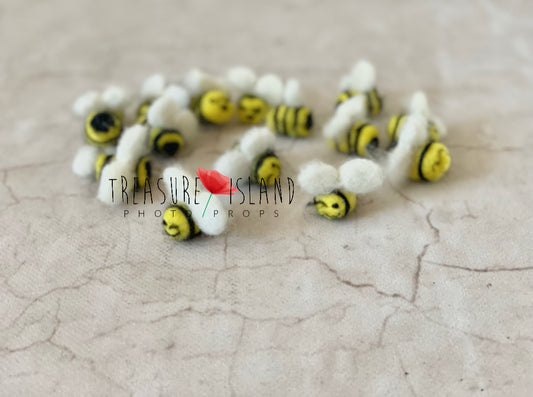 ✨BEE PROP✨ Little Felted bees 5, 10,15 or 20 bees