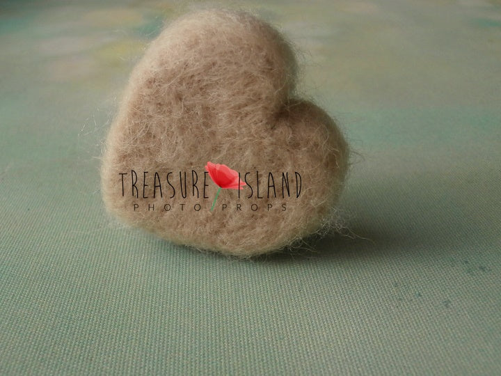 Felted Hearts – XS & S (39 Colors) – Handcrafted Wool for Newborn & Sitter Photography