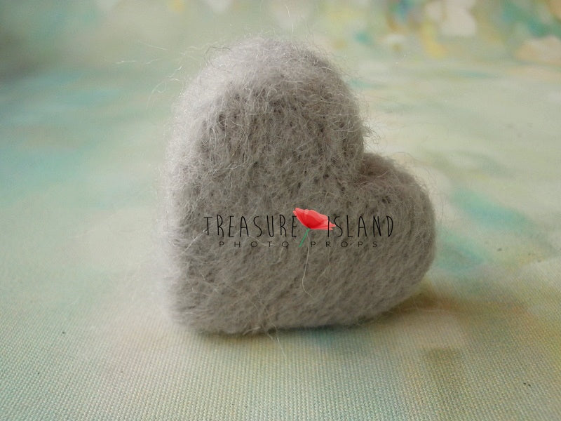 Felted Hearts – XS & S (39 Colors) – Handcrafted Wool for Newborn & Sitter Photography