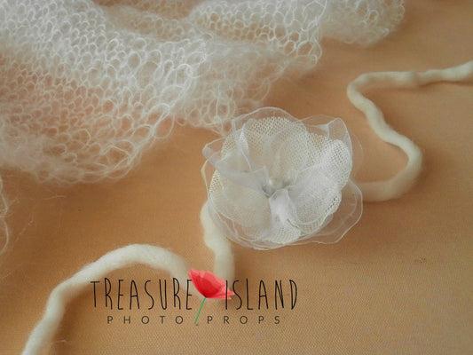 DELICATE FLOWER HEADBAND with PEARL