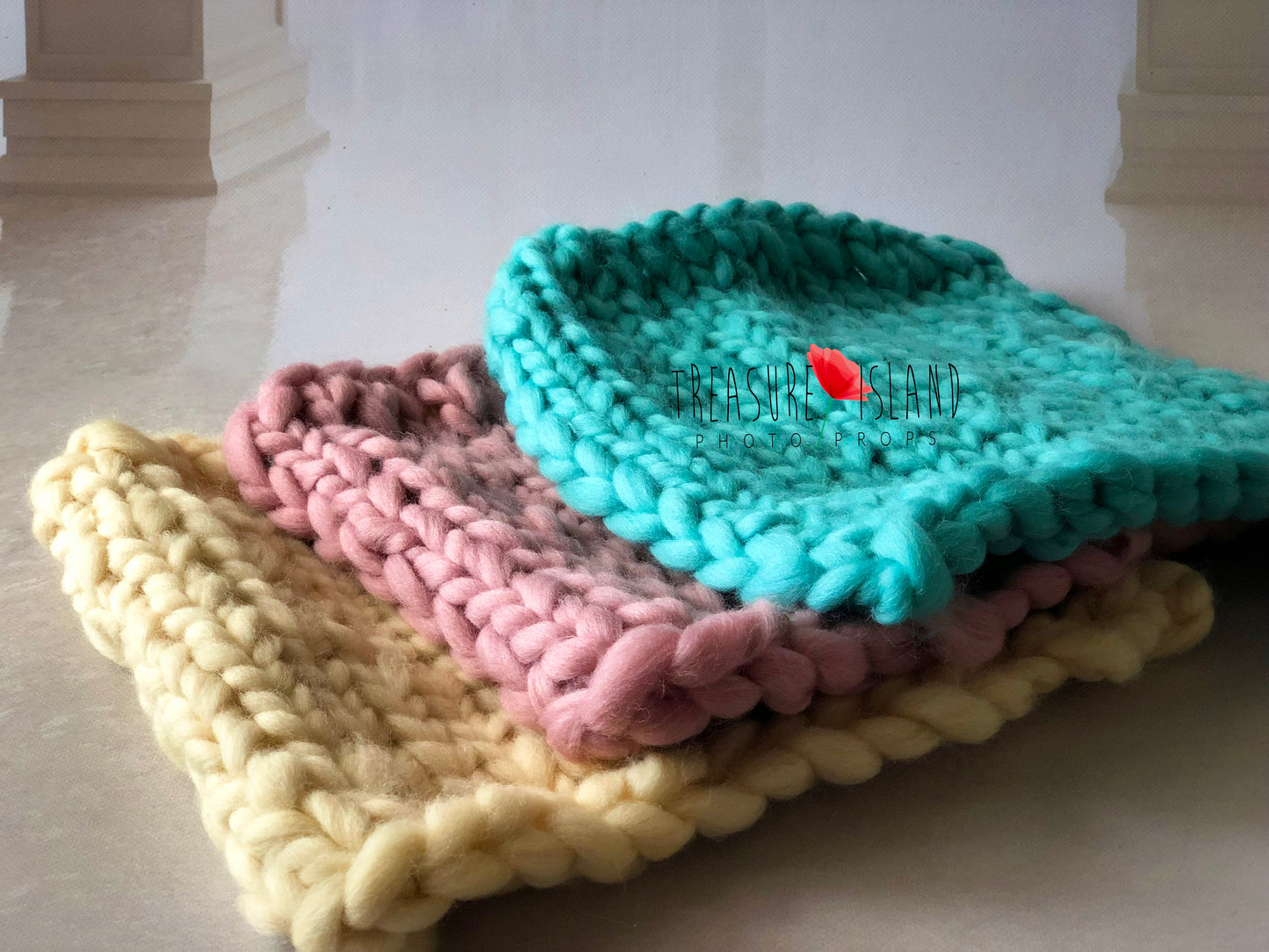 CHUNKY KNIT BLANKETS