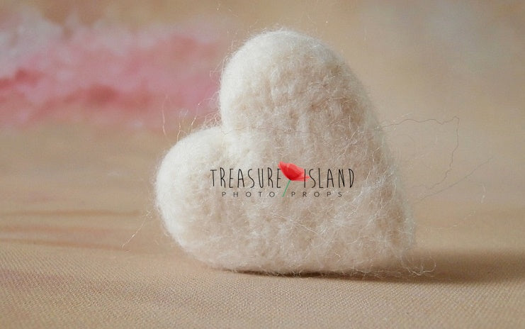 Felted Hearts – XS & S (39 Colors) – Handcrafted Wool for Newborn & Sitter Photography